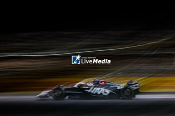 2024-09-20 - 27 HULKENBERG Nico (ger), Haas F1 Team VF-24 Ferrari, action during the Formula 1 Singapore Grand Prix 2024, 18th round of the 2024 Formula One World Championship from September 20 to 22, 2024 on the Marina Bay Circuit, in Singapore, Singapore - F1 - SINGAPORE GRAND PRIX 2024 - FORMULA 1 - MOTORS