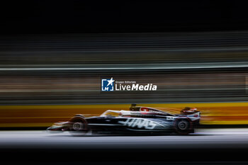 2024-09-20 - 20 MAGNUSSEN Kevin (den), Haas F1 Team VF-24 Ferrari, action during the Formula 1 Singapore Grand Prix 2024, 18th round of the 2024 Formula One World Championship from September 20 to 22, 2024 on the Marina Bay Circuit, in Singapore, Singapore - F1 - SINGAPORE GRAND PRIX 2024 - FORMULA 1 - MOTORS