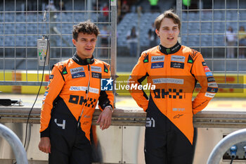 2024-10-17 - NORRIS Lando (gbr), McLaren F1 Team MCL38, PIASTRI Oscar (aus), McLaren F1 Team MCL38, portrait during the Formula 1 Pirelli United States Grand Prix 2024, 19th round of the 2024 Formula One World Championship from October 18 to 20, 2024 on the Circuit of the Americas, in Austin, United States of America - F1 - US GRAND PRIX 2024 - FORMULA 1 - MOTORS