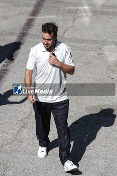 2024-10-17 - ALONSO Fernando (spa), Aston Martin F1 Team AMR24, portrait during the Formula 1 Pirelli United States Grand Prix 2024, 19th round of the 2024 Formula One World Championship from October 18 to 20, 2024 on the Circuit of the Americas, in Austin, United States of America - F1 - US GRAND PRIX 2024 - FORMULA 1 - MOTORS