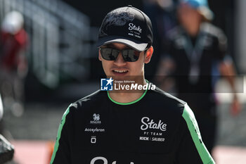 2024-10-17 - ZHOU Guanyu (chi), Stake F1 Team Kick Sauber C44, portrait during the Formula 1 Pirelli United States Grand Prix 2024, 19th round of the 2024 Formula One World Championship from October 18 to 20, 2024 on the Circuit of the Americas, in Austin, United States of America - F1 - US GRAND PRIX 2024 - FORMULA 1 - MOTORS