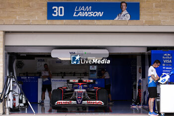 2024-10-17 - LAWSON Liam (nzl), Visa Cash App RB F1 Team,garage, box, during the Formula 1 Pirelli United States Grand Prix 2024, 19th round of the 2024 Formula One World Championship from October 18 to 20, 2024 on the Circuit of the Americas, in Austin, United States of America - F1 - US GRAND PRIX 2024 - FORMULA 1 - MOTORS