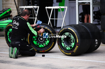 2024-10-18 - Stake F1 Team Kick Sauber C44, mechanical detail during the Formula 1 Pirelli United States Grand Prix 2024, 19th round of the 2024 Formula One World Championship from October 18 to 20, 2024 on the Circuit of the Americas, in Austin, United States of America - F1 - US GRAND PRIX 2024 - FORMULA 1 - MOTORS