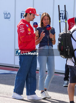 18/10/2024 - Charles Leclerc (MON) - Scuderia Ferrari - Ferrari SF-24 - Ferrari chatting with Mara Sangiorgio (ITA) Sky Tv Italia presenter during the Formula 1 Pirelli United States Grand Prix 2024, scheduled to take place at Circuit of Americas in Austin, TX (USA) Sept 18-20, 2024 - FORMULA 1 PIRELLI UNITED STATES GRAND PRIX 2024 - PRACTICE - FORMULA 1 - MOTORI