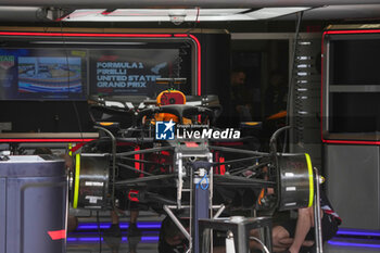 18/10/2024 - Oracle Red Bull Racing garage during the Formula 1 Pirelli United States Grand Prix 2024, scheduled to take place at Circuit of Americas in Austin, TX (USA) Sept 18-20, 2024 - FORMULA 1 PIRELLI UNITED STATES GRAND PRIX 2024 - PRACTICE - FORMULA 1 - MOTORI