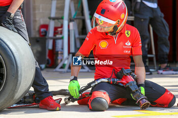 18/10/2024 - Scuderia Ferrari pitlane operations during the Formula 1 Pirelli United States Grand Prix 2024, scheduled to take place at Circuit of Americas in Austin, TX (USA) Sept 18-20, 2024 - FORMULA 1 PIRELLI UNITED STATES GRAND PRIX 2024 - PRACTICE - FORMULA 1 - MOTORI