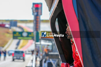 18/10/2024 - Scuderia Ferrari pitlane operations during the Formula 1 Pirelli United States Grand Prix 2024, scheduled to take place at Circuit of Americas in Austin, TX (USA) Sept 18-20, 2024 - FORMULA 1 PIRELLI UNITED STATES GRAND PRIX 2024 - PRACTICE - FORMULA 1 - MOTORI