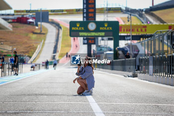 18/10/2024 - Photographer in pitlane during the Formula 1 Pirelli United States Grand Prix 2024, scheduled to take place at Circuit of Americas in Austin, TX (USA) Sept 18-20, 2024 - FORMULA 1 PIRELLI UNITED STATES GRAND PRIX 2024 - PRACTICE - FORMULA 1 - MOTORI