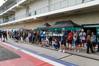 18/10/2024 - photographers waiting for the drivers in the paddock during the Formula 1 Pirelli United States Grand Prix 2024, scheduled to take place at Circuit of Americas in Austin, TX (USA) Sept 18-20, 2024 - FORMULA 1 PIRELLI UNITED STATES GRAND PRIX 2024 - PRACTICE - FORMULA 1 - MOTORI