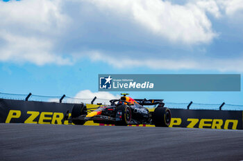 2024-10-19 - Sergio Perez (MEX) - Oracle Red Bull Racing - Red Bull RB20 - Honda RBPT during Sprint Race of the Formula 1 Pirelli United States Grand Prix 2024, scheduled to take place at Circuit of Americas in Austin, TX (USA) Sept 18-20, 2024 - FORMULA 1 PIRELLI UNITED STATES GRAND PRIX 2024 - SPRINT RACE - FORMULA 1 - MOTORS