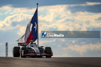 2024-10-19 - Nico Hulkenberg (GER) - MoneyGram Haas F1 Team - Haas VF-24 - Ferrari during Qualify Session of the Formula 1 Pirelli United States Grand Prix 2024, scheduled to take place at Circuit of Americas in Austin, TX (USA) Sept 18-20, 2024 - FORMULA 1 PIRELLI UNITED STATES GRAND PRIX 2024 - QUALIFYING - FORMULA 1 - MOTORS