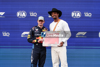 2024-10-19 - VERSTAPPEN Max (ned), Red Bull Racing RB20, portrait, sprint qualy celebration during the Formula 1 Pirelli United States Grand Prix 2024, 19th round of the 2024 Formula One World Championship from October 18 to 20, 2024 on the Circuit of the Americas, in Austin, United States of America - F1 - US GRAND PRIX 2024 - FORMULA 1 - MOTORS