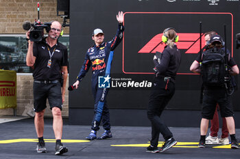 2024-10-19 - VERSTAPPEN Max (ned), Red Bull Racing RB20, portrait, sprint qualy celebration during the Formula 1 Pirelli United States Grand Prix 2024, 19th round of the 2024 Formula One World Championship from October 18 to 20, 2024 on the Circuit of the Americas, in Austin, United States of America - F1 - US GRAND PRIX 2024 - FORMULA 1 - MOTORS