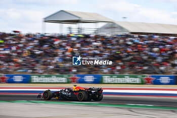 2024-10-19 - 01 VERSTAPPEN Max (nld), Red Bull Racing RB20, action during the Formula 1 Pirelli United States Grand Prix 2024, 19th round of the 2024 Formula One World Championship from October 18 to 20, 2024 on the Circuit of the Americas, in Austin, United States of America - F1 - US GRAND PRIX 2024 - FORMULA 1 - MOTORS