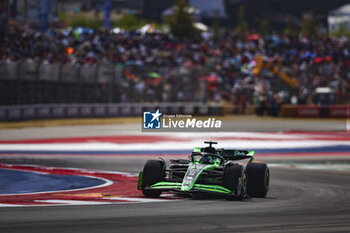 2024-10-19 - 77 BOTTAS Valtteri (fin), Stake F1 Team Kick Sauber C44, action during the Formula 1 Pirelli United States Grand Prix 2024, 19th round of the 2024 Formula One World Championship from October 18 to 20, 2024 on the Circuit of the Americas, in Austin, United States of America - F1 - US GRAND PRIX 2024 - FORMULA 1 - MOTORS