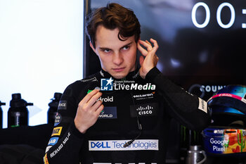 2024-10-19 - PIASTRI Oscar (aus), McLaren F1 Team MCL38, portrait during the Formula 1 Pirelli United States Grand Prix 2024, 19th round of the 2024 Formula One World Championship from October 18 to 20, 2024 on the Circuit of the Americas, in Austin, United States of America - F1 - US GRAND PRIX 2024 - FORMULA 1 - MOTORS