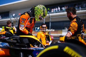 2024-10-19 - NORRIS Lando (gbr), McLaren F1 Team MCL38, portrait during the Formula 1 Pirelli United States Grand Prix 2024, 19th round of the 2024 Formula One World Championship from October 18 to 20, 2024 on the Circuit of the Americas, in Austin, United States of America - F1 - US GRAND PRIX 2024 - FORMULA 1 - MOTORS