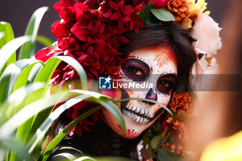 24/10/2024 - Mexican girls is seen in the paddock during the Formula 1 Gran Premio de la Ciudad de Mexico 2024, 20th round of the 2024 Formula One World Championship from October 25 to 27, 2024 on the Autodromo Hermanos Rodriguez, in Mexico City, Mexico - F1 - MEXICO CITY GRAND PRIX 2024 - FORMULA 1 - MOTORI