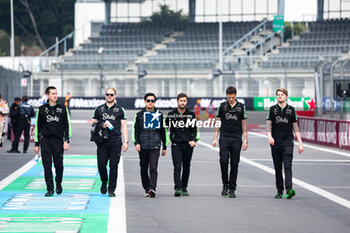 24/10/2024 - ZHOU Guanyu (chi), Stake F1 Team Kick Sauber C44, portrait during the Formula 1 Gran Premio de la Ciudad de Mexico 2024, 20th round of the 2024 Formula One World Championship from October 25 to 27, 2024 on the Autodromo Hermanos Rodriguez, in Mexico City, Mexico - F1 - MEXICO CITY GRAND PRIX 2024 - FORMULA 1 - MOTORI