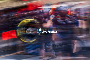 25/10/2024 - Red Bull Racing RB20, pit stop practice during the Formula 1 Gran Premio de la Ciudad de Mexico 2024, 20th round of the 2024 Formula One World Championship from October 25 to 27, 2024 on the Autodromo Hermanos Rodriguez, in Mexico City, Mexico - F1 - MEXICO CITY GRAND PRIX 2024 - FORMULA 1 - MOTORI