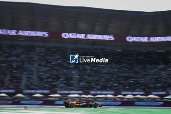 25/10/2024 - 81 PIASTRI Oscar (aus), McLaren F1 Team MCL38, action during the Formula 1 Gran Premio de la Ciudad de Mexico 2024, 20th round of the 2024 Formula One World Championship from October 25 to 27, 2024 on the Autodromo Hermanos Rodriguez, in Mexico City, Mexico - F1 - MEXICO CITY GRAND PRIX 2024 - FORMULA 1 - MOTORI