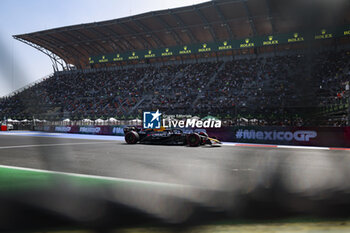 25/10/2024 - 01 VERSTAPPEN Max (nld), Red Bull Racing RB20, action during the Formula 1 Gran Premio de la Ciudad de Mexico 2024, 20th round of the 2024 Formula One World Championship from October 25 to 27, 2024 on the Autodromo Hermanos Rodriguez, in Mexico City, Mexico - F1 - MEXICO CITY GRAND PRIX 2024 - FORMULA 1 - MOTORI