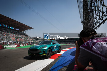 25/10/2024 - FIA Aston Martin DBX707 Medical Car during the Formula 1 Gran Premio de la Ciudad de Mexico 2024, 20th round of the 2024 Formula One World Championship from October 25 to 27, 2024 on the Autodromo Hermanos Rodriguez, in Mexico City, Mexico - F1 - MEXICO CITY GRAND PRIX 2024 - FORMULA 1 - MOTORI