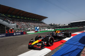 25/10/2024 - 01 VERSTAPPEN Max (nld), Red Bull Racing RB20, action during the Formula 1 Gran Premio de la Ciudad de Mexico 2024, 20th round of the 2024 Formula One World Championship from October 25 to 27, 2024 on the Autodromo Hermanos Rodriguez, in Mexico City, Mexico - F1 - MEXICO CITY GRAND PRIX 2024 - FORMULA 1 - MOTORI