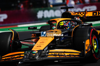 25/10/2024 - 81 PIASTRI Oscar (aus), McLaren F1 Team MCL38, action during the Formula 1 Gran Premio de la Ciudad de Mexico 2024, 20th round of the 2024 Formula One World Championship from October 25 to 27, 2024 on the Autodromo Hermanos Rodriguez, in Mexico City, Mexico - F1 - MEXICO CITY GRAND PRIX 2024 - FORMULA 1 - MOTORI