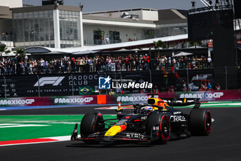 25/10/2024 - 01 VERSTAPPEN Max (nld), Red Bull Racing RB20, action during the Formula 1 Gran Premio de la Ciudad de Mexico 2024, 20th round of the 2024 Formula One World Championship from October 25 to 27, 2024 on the Autodromo Hermanos Rodriguez, in Mexico City, Mexico - F1 - MEXICO CITY GRAND PRIX 2024 - FORMULA 1 - MOTORI