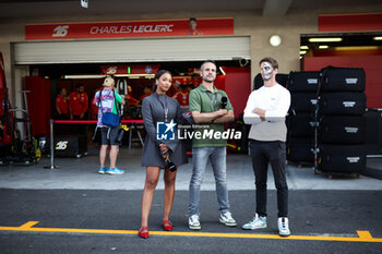 25/10/2024 - SCHIFF Naomi (bel), DUPIN Laurent (fra), and GROSJEAN Romain (fra),TV presenters of Canal+, during the Formula 1 Gran Premio de la Ciudad de Mexico 2024, 20th round of the 2024 Formula One World Championship from October 25 to 27, 2024 on the Autodromo Hermanos Rodriguez, in Mexico City, Mexico - F1 - MEXICO CITY GRAND PRIX 2024 - FORMULA 1 - MOTORI