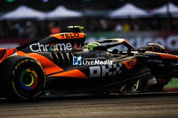 26/10/2024 - 04 NORRIS Lando (gbr), McLaren F1 Team MCL38, action during the Formula 1 Gran Premio de la Ciudad de Mexico 2024, 20th round of the 2024 Formula One World Championship from October 25 to 27, 2024 on the Autodromo Hermanos Rodriguez, in Mexico City, Mexico - F1 - MEXICO CITY GRAND PRIX 2024 - FORMULA 1 - MOTORI