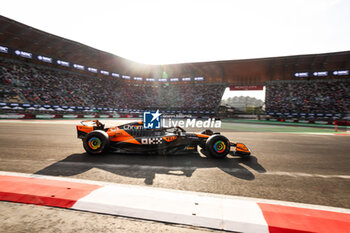 26/10/2024 - 81 PIASTRI Oscar (aus), McLaren F1 Team MCL38, action during the Formula 1 Gran Premio de la Ciudad de Mexico 2024, 20th round of the 2024 Formula One World Championship from October 25 to 27, 2024 on the Autodromo Hermanos Rodriguez, in Mexico City, Mexico - F1 - MEXICO CITY GRAND PRIX 2024 - FORMULA 1 - MOTORI