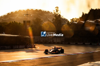 26/10/2024 - 81 PIASTRI Oscar (aus), McLaren F1 Team MCL38, action during the Formula 1 Gran Premio de la Ciudad de Mexico 2024, 20th round of the 2024 Formula One World Championship from October 25 to 27, 2024 on the Autodromo Hermanos Rodriguez, in Mexico City, Mexico - F1 - MEXICO CITY GRAND PRIX 2024 - FORMULA 1 - MOTORI