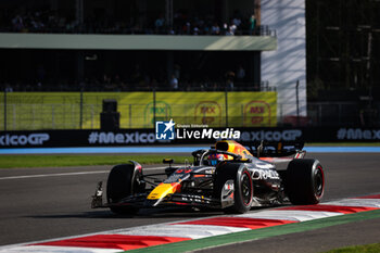 26/10/2024 - 11 PEREZ Sergio (mex), Red Bull Racing RB20, action during the Formula 1 Gran Premio de la Ciudad de Mexico 2024, 20th round of the 2024 Formula One World Championship from October 25 to 27, 2024 on the Autodromo Hermanos Rodriguez, in Mexico City, Mexico - F1 - MEXICO CITY GRAND PRIX 2024 - FORMULA 1 - MOTORI