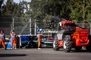 26/10/2024 - 63 RUSSELL George (gbr), Mercedes AMG F1 Team W15, action crash, accident, during the Formula 1 Gran Premio de la Ciudad de Mexico 2024, 20th round of the 2024 Formula One World Championship from October 25 to 27, 2024 on the Autodromo Hermanos Rodriguez, in Mexico City, Mexico - F1 - MEXICO CITY GRAND PRIX 2024 - FORMULA 1 - MOTORI