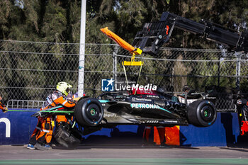 26/10/2024 - 63 RUSSELL George (gbr), Mercedes AMG F1 Team W15, action crash, accident, during the Formula 1 Gran Premio de la Ciudad de Mexico 2024, 20th round of the 2024 Formula One World Championship from October 25 to 27, 2024 on the Autodromo Hermanos Rodriguez, in Mexico City, Mexico - F1 - MEXICO CITY GRAND PRIX 2024 - FORMULA 1 - MOTORI