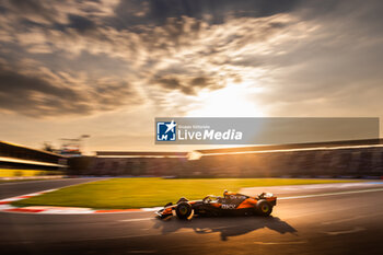 26/10/2024 - 81 PIASTRI Oscar (aus), McLaren F1 Team MCL38, action during the Formula 1 Gran Premio de la Ciudad de Mexico 2024, 20th round of the 2024 Formula One World Championship from October 25 to 27, 2024 on the Autodromo Hermanos Rodriguez, in Mexico City, Mexico - F1 - MEXICO CITY GRAND PRIX 2024 - FORMULA 1 - MOTORI