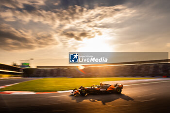 26/10/2024 - 04 NORRIS Lando (gbr), McLaren F1 Team MCL38, action during the Formula 1 Gran Premio de la Ciudad de Mexico 2024, 20th round of the 2024 Formula One World Championship from October 25 to 27, 2024 on the Autodromo Hermanos Rodriguez, in Mexico City, Mexico - F1 - MEXICO CITY GRAND PRIX 2024 - FORMULA 1 - MOTORI