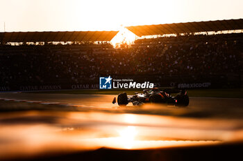 26/10/2024 - 04 NORRIS Lando (gbr), McLaren F1 Team MCL38, action during the Formula 1 Gran Premio de la Ciudad de Mexico 2024, 20th round of the 2024 Formula One World Championship from October 25 to 27, 2024 on the Autodromo Hermanos Rodriguez, in Mexico City, Mexico - F1 - MEXICO CITY GRAND PRIX 2024 - FORMULA 1 - MOTORI