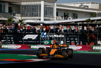 26/10/2024 - 81 PIASTRI Oscar (aus), McLaren F1 Team MCL38, action during the Formula 1 Gran Premio de la Ciudad de Mexico 2024, 20th round of the 2024 Formula One World Championship from October 25 to 27, 2024 on the Autodromo Hermanos Rodriguez, in Mexico City, Mexico - F1 - MEXICO CITY GRAND PRIX 2024 - FORMULA 1 - MOTORI