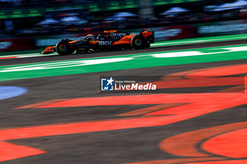 26/10/2024 - 81 PIASTRI Oscar (aus), McLaren F1 Team MCL38, action during the Formula 1 Gran Premio de la Ciudad de Mexico 2024, 20th round of the 2024 Formula One World Championship from October 25 to 27, 2024 on the Autodromo Hermanos Rodriguez, in Mexico City, Mexico - F1 - MEXICO CITY GRAND PRIX 2024 - FORMULA 1 - MOTORI