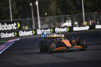 26/10/2024 - 04 NORRIS Lando (gbr), McLaren F1 Team MCL38, action during the Formula 1 Gran Premio de la Ciudad de Mexico 2024, 20th round of the 2024 Formula One World Championship from October 25 to 27, 2024 on the Autodromo Hermanos Rodriguez, in Mexico City, Mexico - F1 - MEXICO CITY GRAND PRIX 2024 - FORMULA 1 - MOTORI