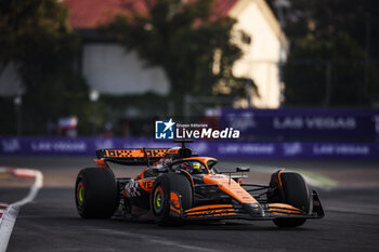 26/10/2024 - 81 PIASTRI Oscar (aus), McLaren F1 Team MCL38, action during the Formula 1 Gran Premio de la Ciudad de Mexico 2024, 20th round of the 2024 Formula One World Championship from October 25 to 27, 2024 on the Autodromo Hermanos Rodriguez, in Mexico City, Mexico - F1 - MEXICO CITY GRAND PRIX 2024 - FORMULA 1 - MOTORI