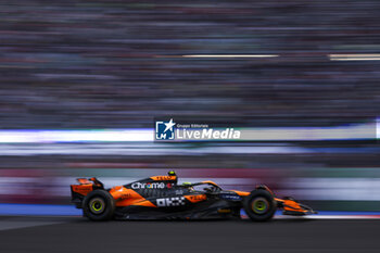 26/10/2024 - 04 NORRIS Lando (gbr), McLaren F1 Team MCL38, action during the Formula 1 Gran Premio de la Ciudad de Mexico 2024, 20th round of the 2024 Formula One World Championship from October 25 to 27, 2024 on the Autodromo Hermanos Rodriguez, in Mexico City, Mexico - F1 - MEXICO CITY GRAND PRIX 2024 - FORMULA 1 - MOTORI