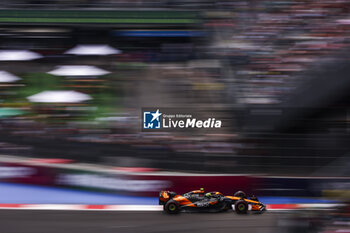 26/10/2024 - 04 NORRIS Lando (gbr), McLaren F1 Team MCL38, action during the Formula 1 Gran Premio de la Ciudad de Mexico 2024, 20th round of the 2024 Formula One World Championship from October 25 to 27, 2024 on the Autodromo Hermanos Rodriguez, in Mexico City, Mexico - F1 - MEXICO CITY GRAND PRIX 2024 - FORMULA 1 - MOTORI