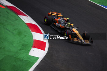 26/10/2024 - 04 NORRIS Lando (gbr), McLaren F1 Team MCL38, action during the Formula 1 Gran Premio de la Ciudad de Mexico 2024, 20th round of the 2024 Formula One World Championship from October 25 to 27, 2024 on the Autodromo Hermanos Rodriguez, in Mexico City, Mexico - F1 - MEXICO CITY GRAND PRIX 2024 - FORMULA 1 - MOTORI