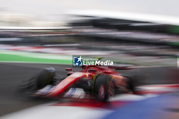 26/10/2024 - 55 SAINZ Carlos (spa), Scuderia Ferrari SF-24, action during the Formula 1 Gran Premio de la Ciudad de Mexico 2024, 20th round of the 2024 Formula One World Championship from October 25 to 27, 2024 on the Autodromo Hermanos Rodriguez, in Mexico City, Mexico - F1 - MEXICO CITY GRAND PRIX 2024 - FORMULA 1 - MOTORI