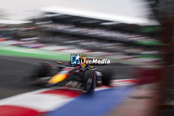 26/10/2024 - 11 PEREZ Sergio (mex), Red Bull Racing RB20, action during the Formula 1 Gran Premio de la Ciudad de Mexico 2024, 20th round of the 2024 Formula One World Championship from October 25 to 27, 2024 on the Autodromo Hermanos Rodriguez, in Mexico City, Mexico - F1 - MEXICO CITY GRAND PRIX 2024 - FORMULA 1 - MOTORI