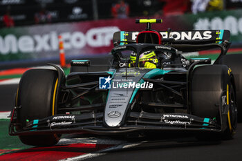 26/10/2024 - 44 HAMILTON Lewis (gbr), Mercedes AMG F1 Team W15, action during the Formula 1 Gran Premio de la Ciudad de Mexico 2024, 20th round of the 2024 Formula One World Championship from October 25 to 27, 2024 on the Autodromo Hermanos Rodriguez, in Mexico City, Mexico - F1 - MEXICO CITY GRAND PRIX 2024 - FORMULA 1 - MOTORI